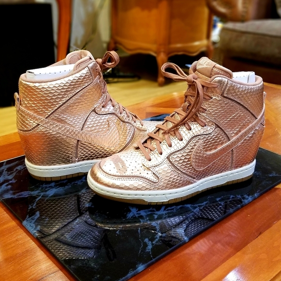 nike dunk sky hi metallic